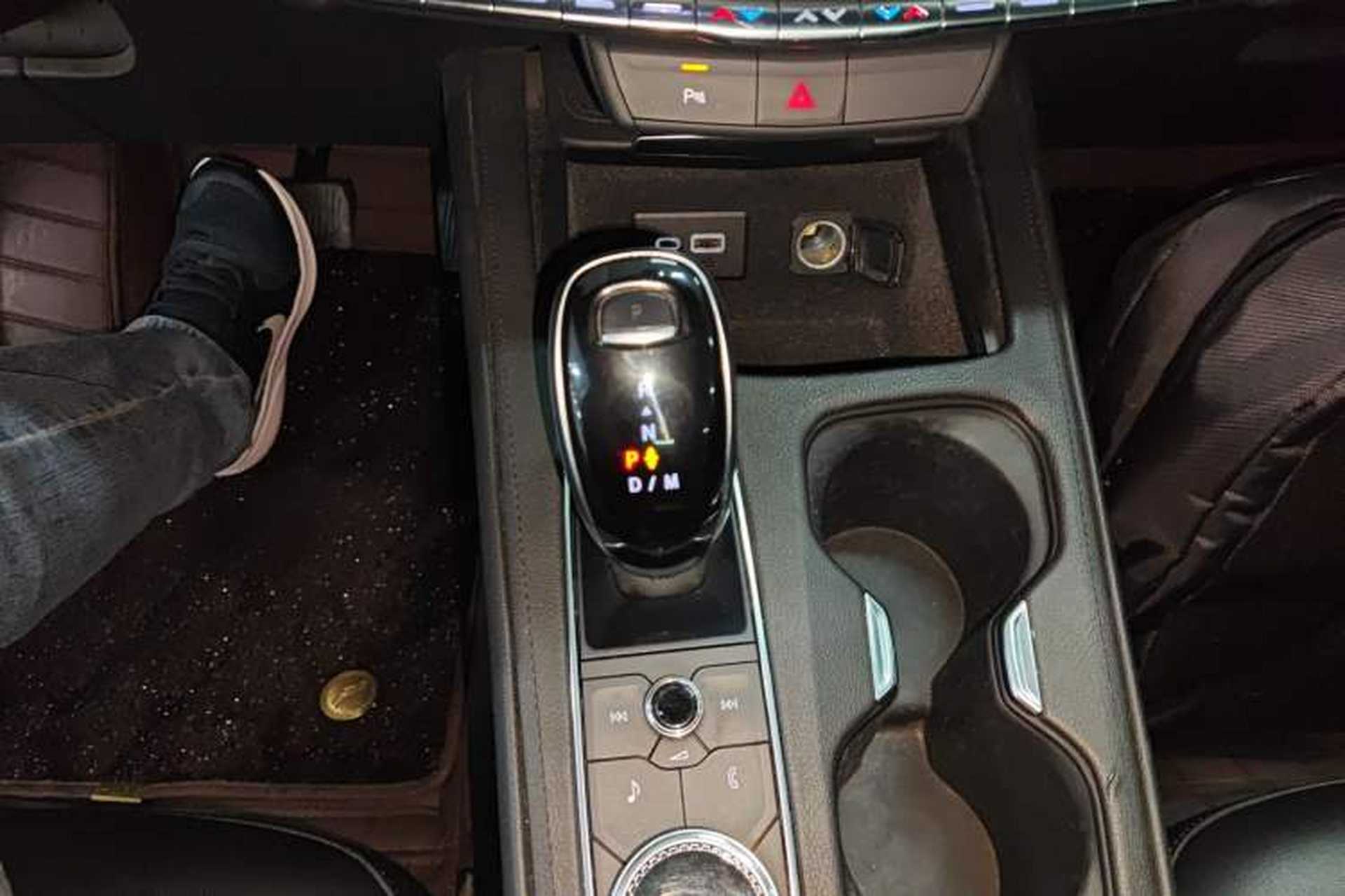 Used Cadillac XT4 2021 28T Two-Wheel Drive Tech Edition Gear Lever
