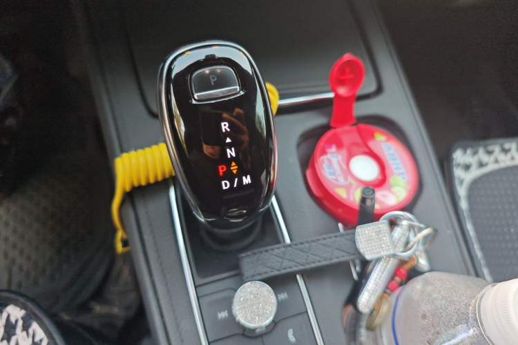 Used Cadillac XT4 2021 28T Two-Wheel Drive Tech Edition Gear Lever