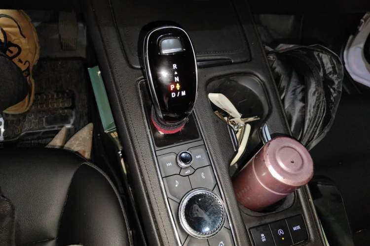 Used Cadillac XT4 2021 28T Two-Wheel Drive Leading Version Gear Lever