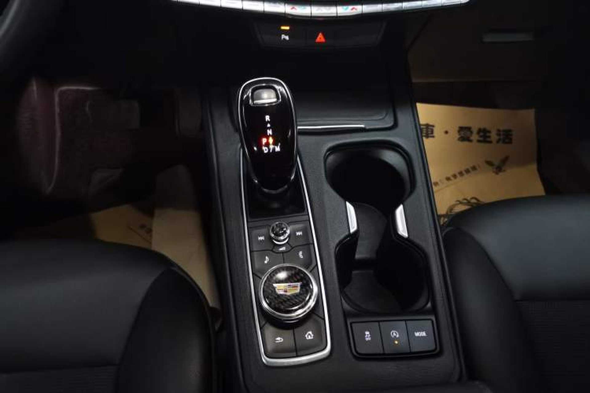 Used Cadillac XT4 2021 28T Two-Wheel Drive Tech Edition Gear Lever