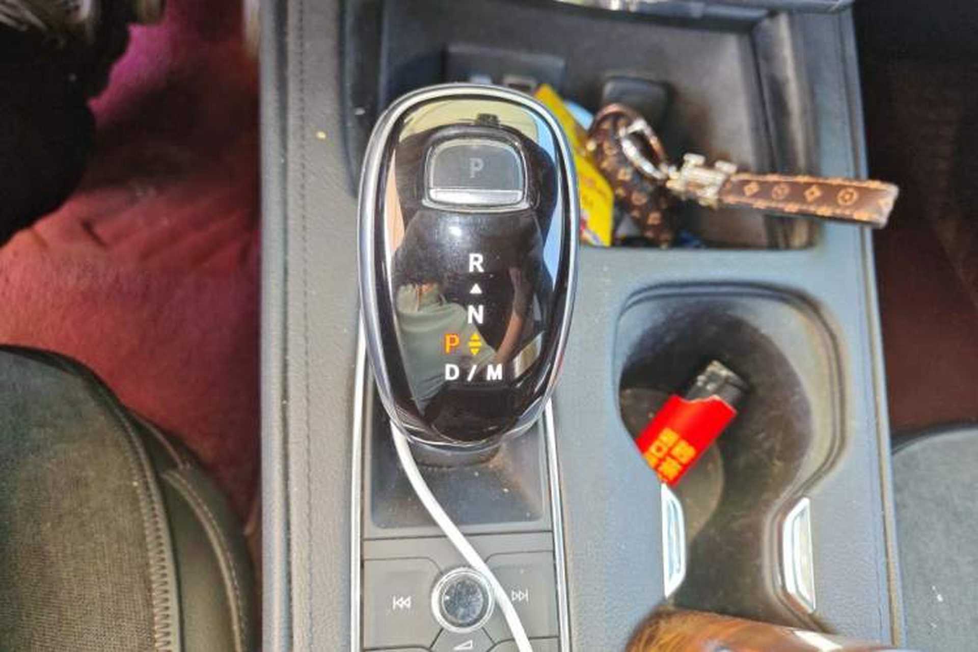 Used Cadillac XT4 2021 28T Two-Wheel Drive Tech Edition Gear Lever