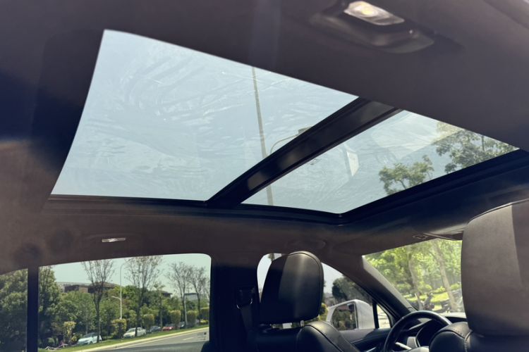 Used Cadillac XT4 2021 28T Two-Wheel Drive Leading Version Headliner