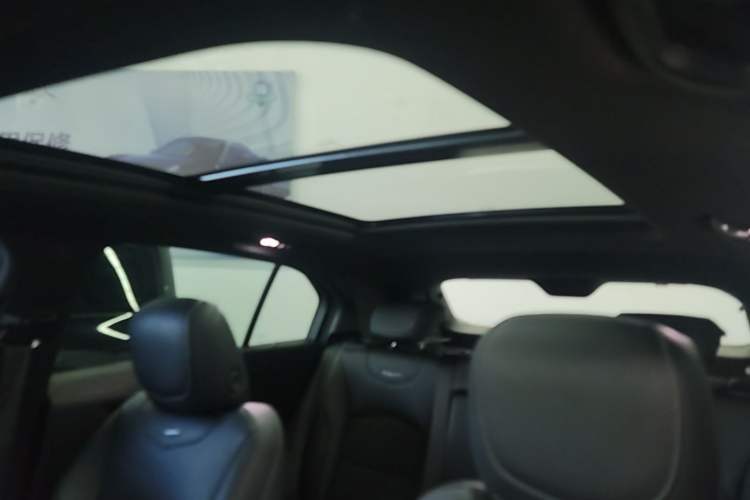 Used Cadillac XT4 2021 28T Two-Wheel Drive Tech Edition Headliner