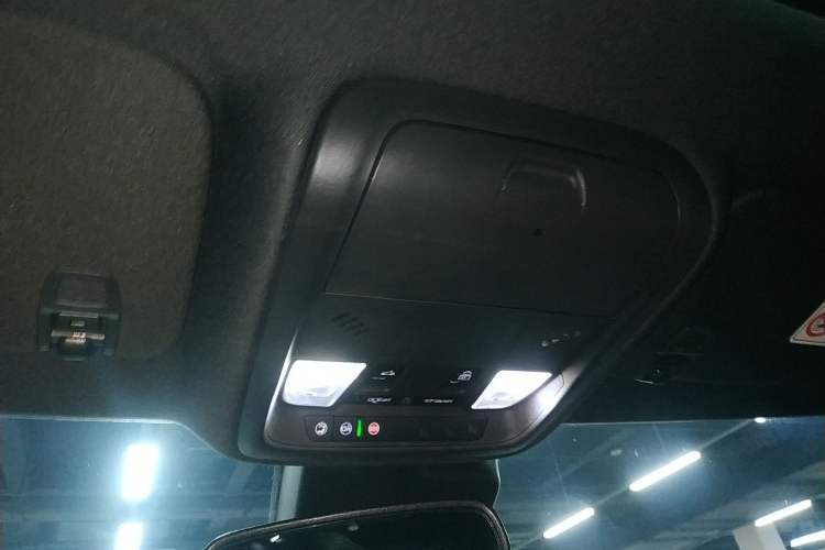 Used Cadillac XT4 2021 28T Four-Wheel Drive Platinum Edition Headliner
