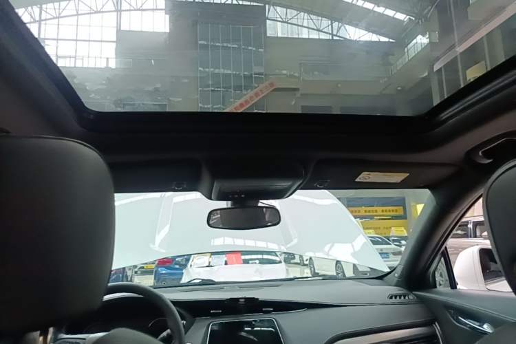 Used Cadillac XT4 2021 28T Two-Wheel Drive Leading Version Headliner
