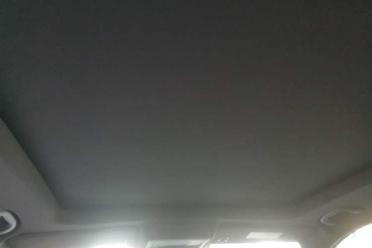 Used Cadillac XT4 2021 28T Two-Wheel Drive Luxury Version Headliner