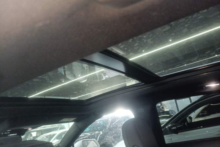 Used Cadillac XT4 2021 28T Two-Wheel Drive Tech Edition Headliner