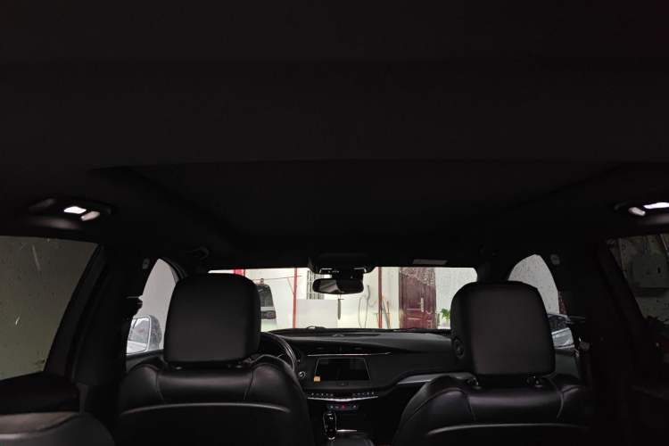 Used Cadillac XT4 2021 28T Two-Wheel Drive Leading Version Headliner