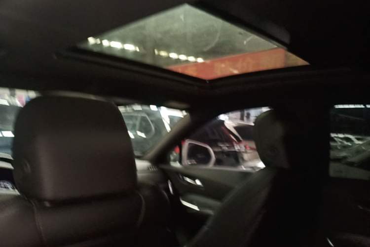 Used Cadillac XT4 2021 28T Two-Wheel Drive Luxury Version Headliner