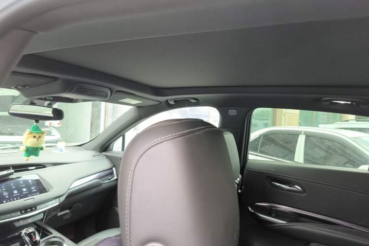 Used Cadillac XT4 2021 28T Two-Wheel Drive Tech Edition Headliner