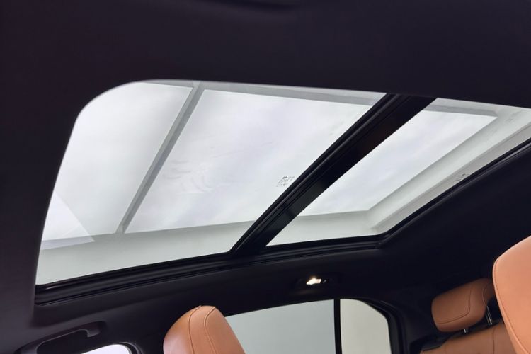 Used Cadillac XT4 2021 28T Four-Wheel Drive Platinum Edition Headliner