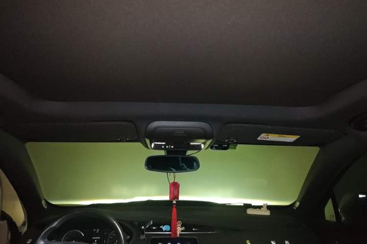 Used Cadillac XT4 2021 28T Two-Wheel Drive Luxury Version Headliner