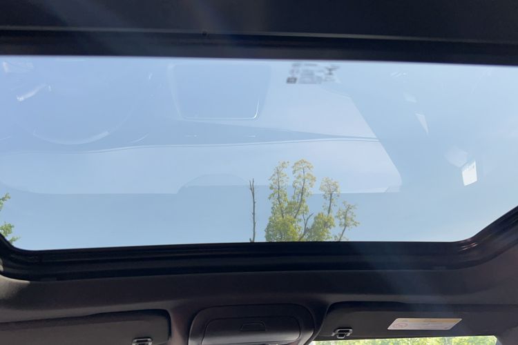 Used Cadillac XT4 2021 28T Two-Wheel Drive Luxury Version Headliner