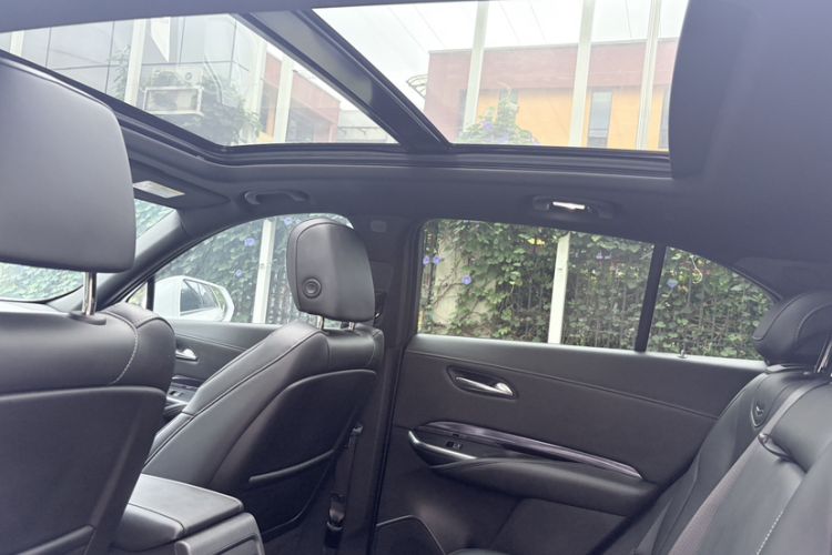 Used Cadillac XT4 2021 28T Two-Wheel Drive Tech Edition Headliner