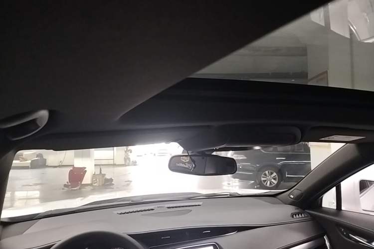 Used Cadillac XT4 2021 28T Two-Wheel Drive Leading Version Headliner