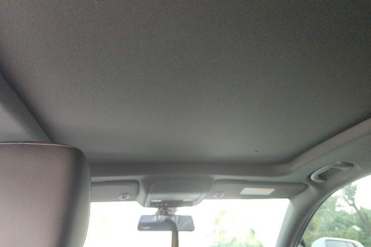 Used Cadillac XT4 2021 28T Two-Wheel Drive Luxury Version Headliner