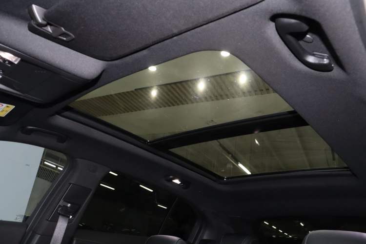Used Cadillac XT4 2021 28T Two-Wheel Drive Leading Version Headliner
