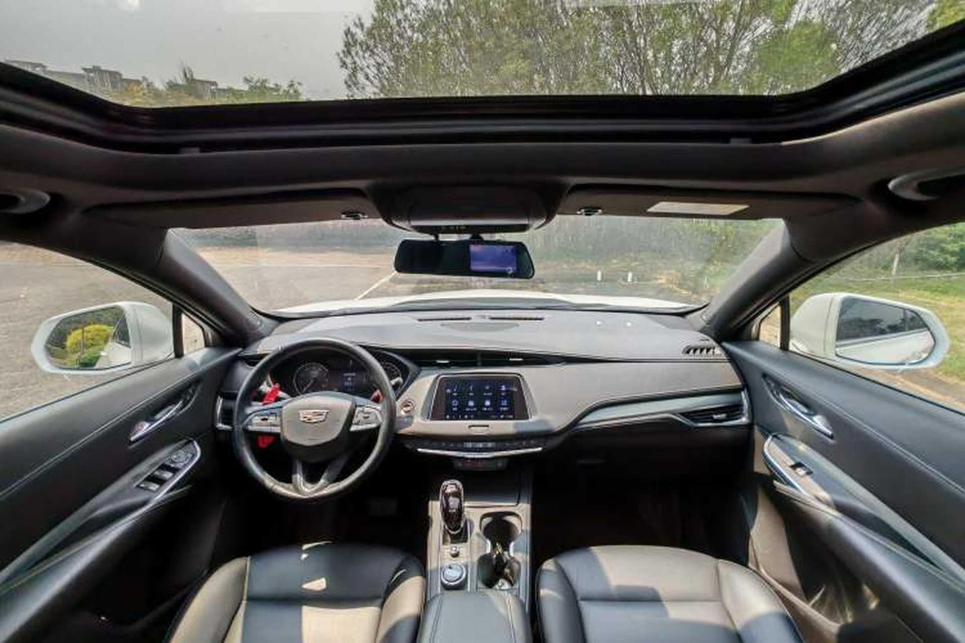 Used Cadillac XT4 2021 28T Two-Wheel Drive Leading Version Interior 1