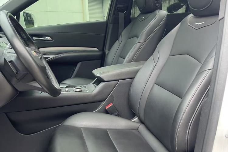 Used Cadillac XT4 2021 28T Two-Wheel Drive Luxury Version Interior 1
