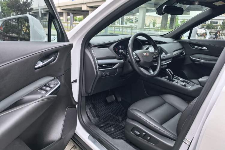 Used Cadillac XT4 2021 28T Two-Wheel Drive Luxury Version Interior 1