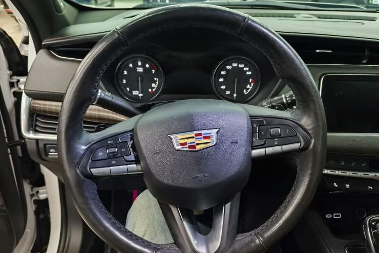 Used Cadillac XT4 2021 28T Four-Wheel Drive Platinum Edition Interior 1