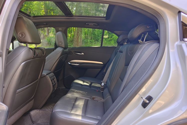 Used Cadillac XT4 2021 28T Two-Wheel Drive Leading Version Interior 2