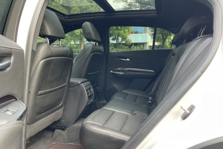 Used Cadillac XT4 2021 28T Two-Wheel Drive Tech Edition Interior 2