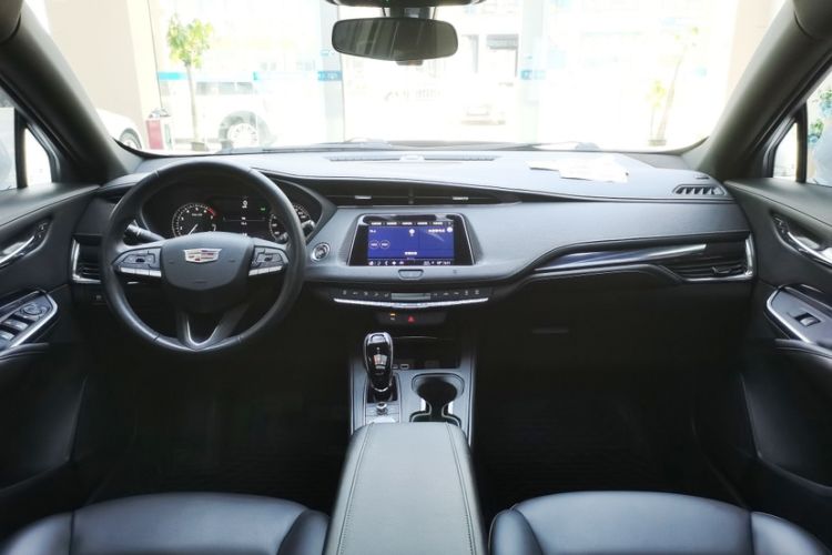 Used Cadillac XT4 2021 28T Two-Wheel Drive Tech Edition Interior 2