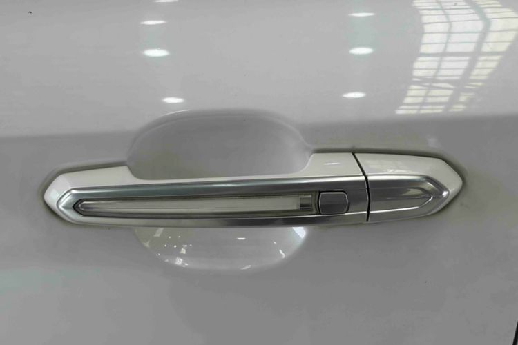 Used Cadillac XT4 2021 28T Two-Wheel Drive Leading Version Interior 2