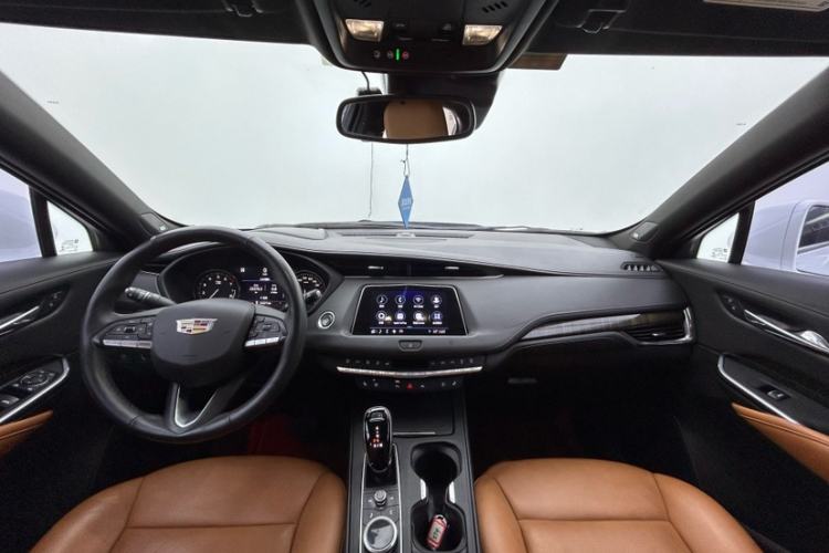 Used Cadillac XT4 2021 28T Four-Wheel Drive Platinum Edition Interior 2