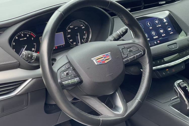 Used Cadillac XT4 2021 28T Two-Wheel Drive Luxury Version Interior 2