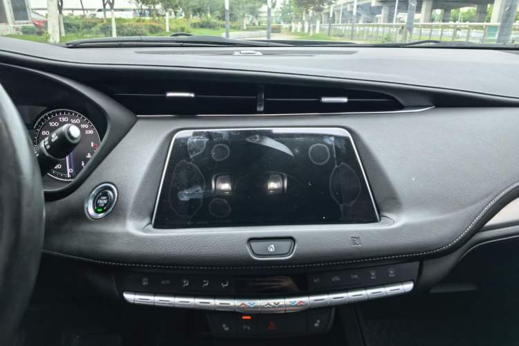Used Cadillac XT4 2021 28T Two-Wheel Drive Luxury Version Interior 2