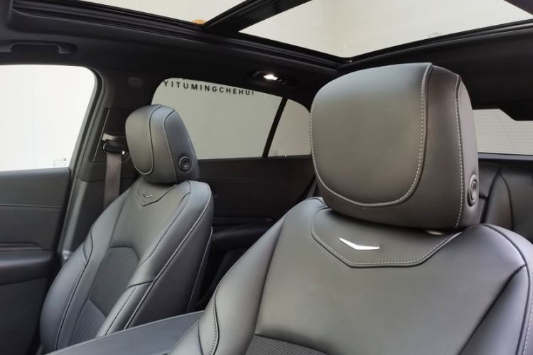 Used Cadillac XT4 2021 28T Two-Wheel Drive Tech Edition Interior 2