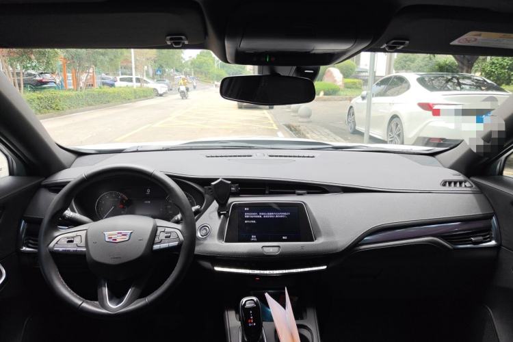 Used Cadillac XT4 2021 28T Two-Wheel Drive Tech Edition Interior 2