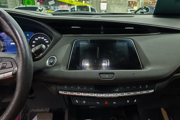 Used Cadillac XT4 2021 28T Four-Wheel Drive Platinum Edition Interior 2