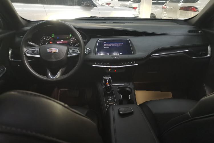 Used Cadillac XT4 2021 28T Two-Wheel Drive Tech Edition Interior 2