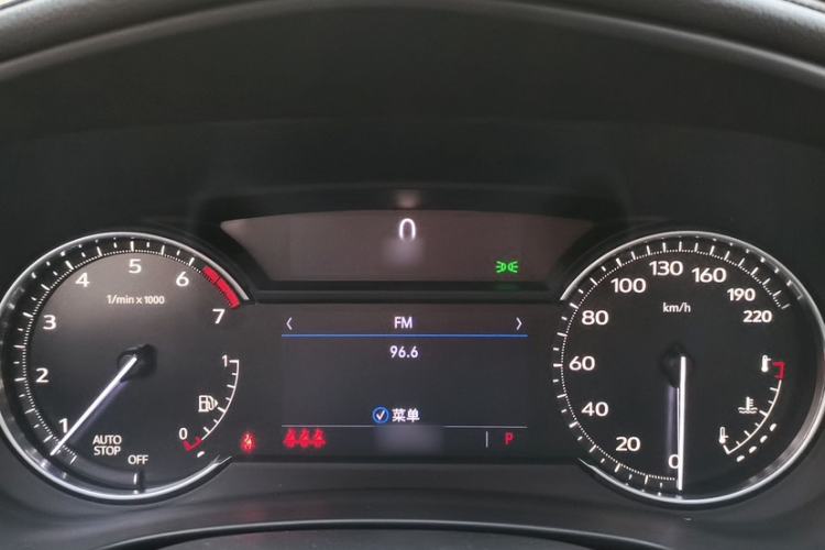 Used Cadillac XT4 2021 28T Two-Wheel Drive Tech Edition Interior 3