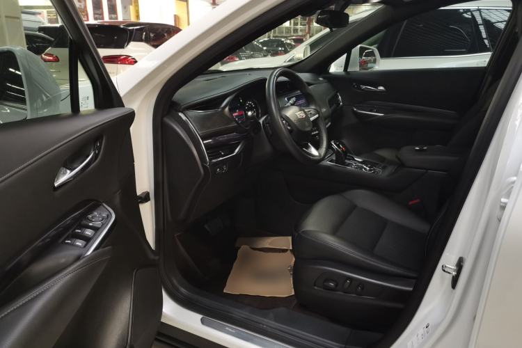 Used Cadillac XT4 2021 28T Two-Wheel Drive Tech Edition Interior 3
