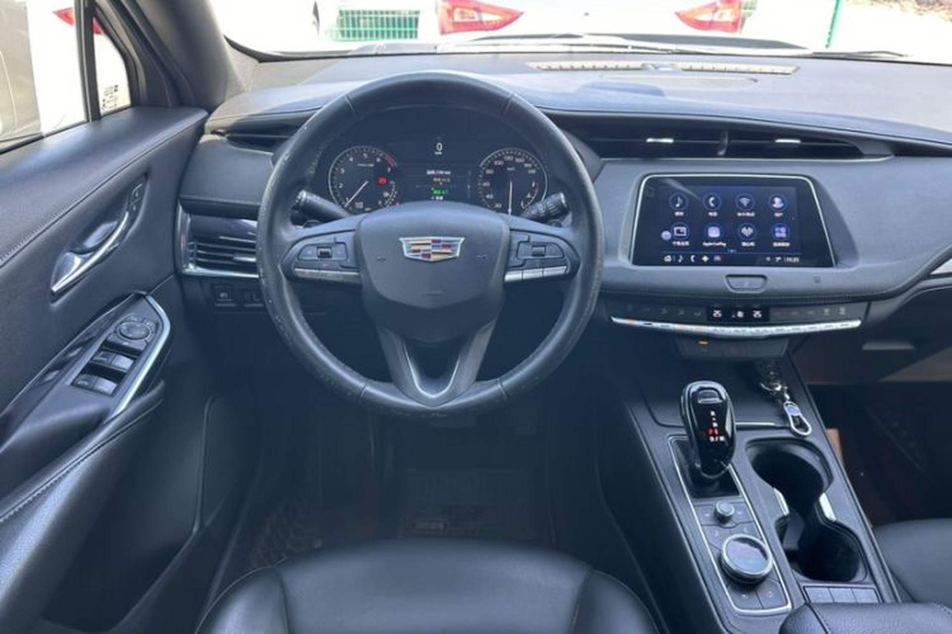 Used Cadillac XT4 2021 28T Two-Wheel Drive Tech Edition Interior 4