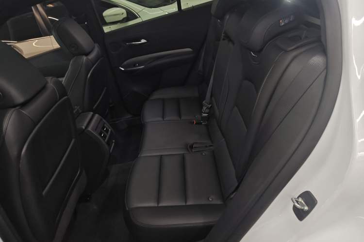 Used Cadillac XT4 2021 28T Two-Wheel Drive Leading Version Interior 4