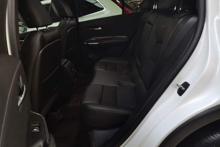 Used Cadillac XT4 2021 28T Two-Wheel Drive Tech Edition Interior 4