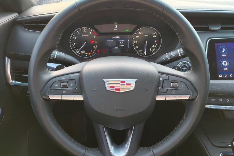 Used Cadillac XT4 2021 28T Two-Wheel Drive Tech Edition Interior 5
