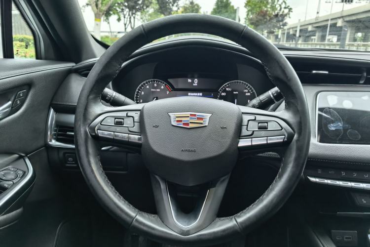 Used Cadillac XT4 2021 28T Two-Wheel Drive Luxury Version Interior 5