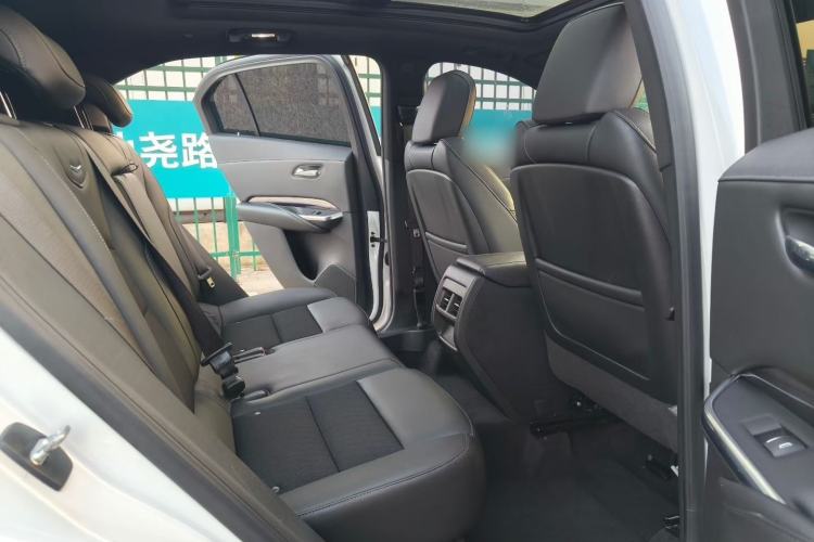 Used Cadillac XT4 2021 28T Two-Wheel Drive Tech Edition Interior 6