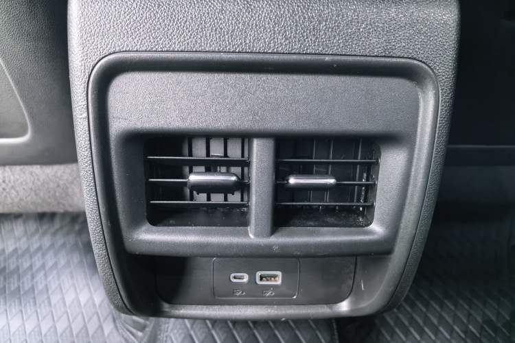 Used Cadillac XT4 2021 28T Two-Wheel Drive Luxury Version Interior 6