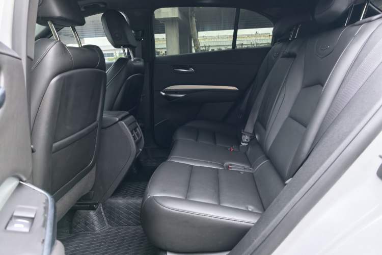 Used Cadillac XT4 2021 28T Two-Wheel Drive Luxury Version Interior 7