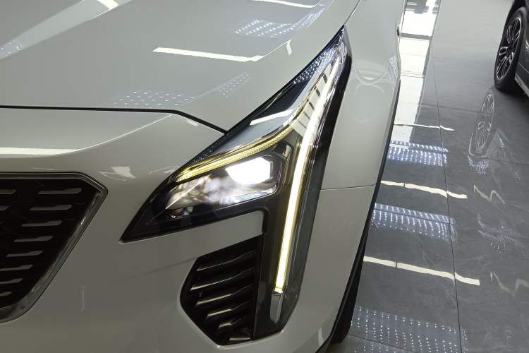 Used Cadillac XT4 2021 28T Two-Wheel Drive Leading Version Left Front Headlight