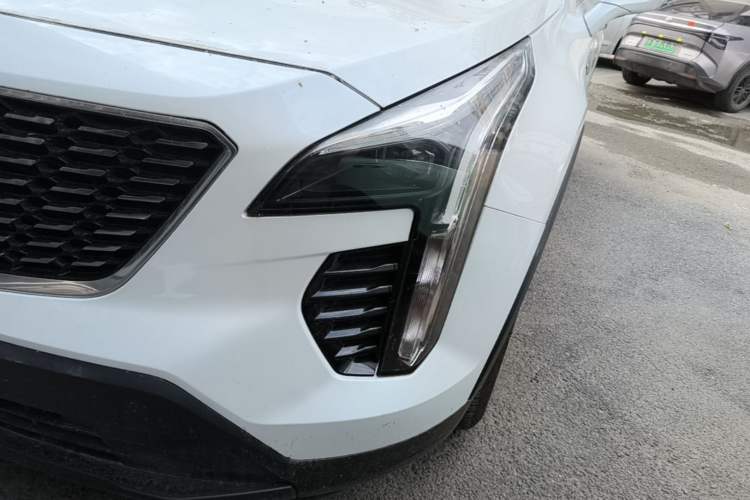 Used Cadillac XT4 2021 28T Two-Wheel Drive Tech Edition Left Front Headlight