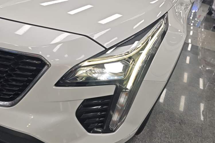 Used Cadillac XT4 2021 28T Two-Wheel Drive Tech Edition Left Front Headlight