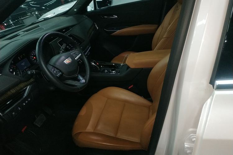 Used Cadillac XT4 2021 28T Four-Wheel Drive Platinum Edition Left Front Seat